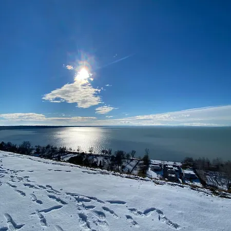 Baber Apartmanhaz Balatonakarattya Guest house Balatonkenese