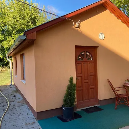 Baber Apartmanhaz Balatonakarattya Guest house *