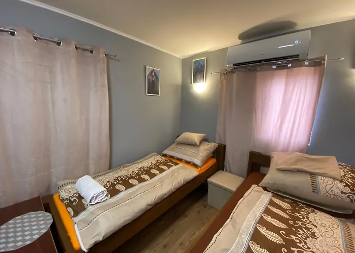Gasthuis Baber Apartmanhaz Balatonakarattya